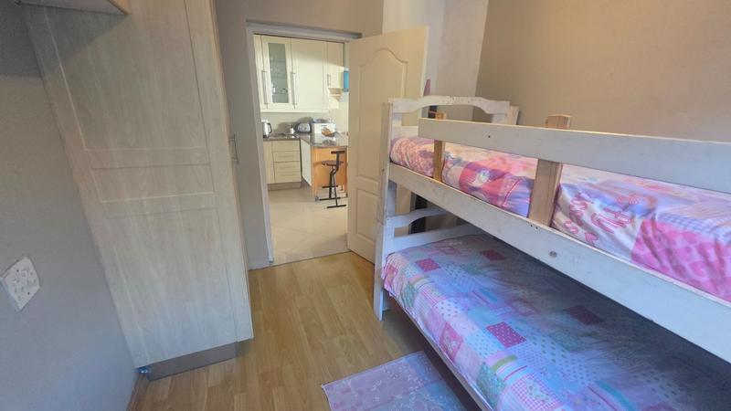 5 Bedroom Property for Sale in Kensington Western Cape
